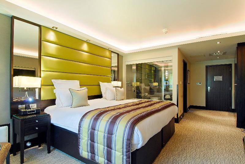 Montcalm Mayfair, Autograph Collection London Ruang foto A bedroom at the InterContinental London The O2
