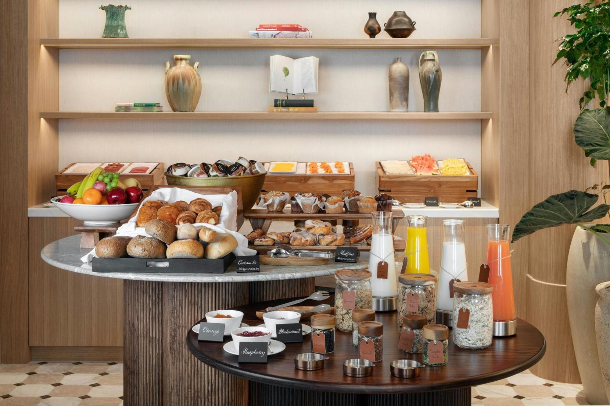 Montcalm Mayfair, Autograph Collection London Bagian luar foto