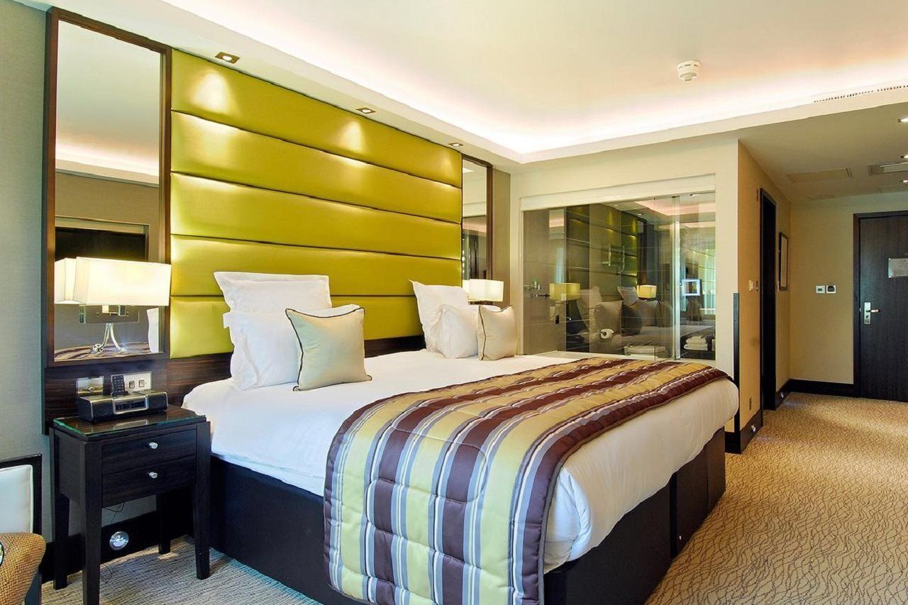 Montcalm Mayfair, Autograph Collection London Bagian luar foto A bedroom at the InterContinental London The O2