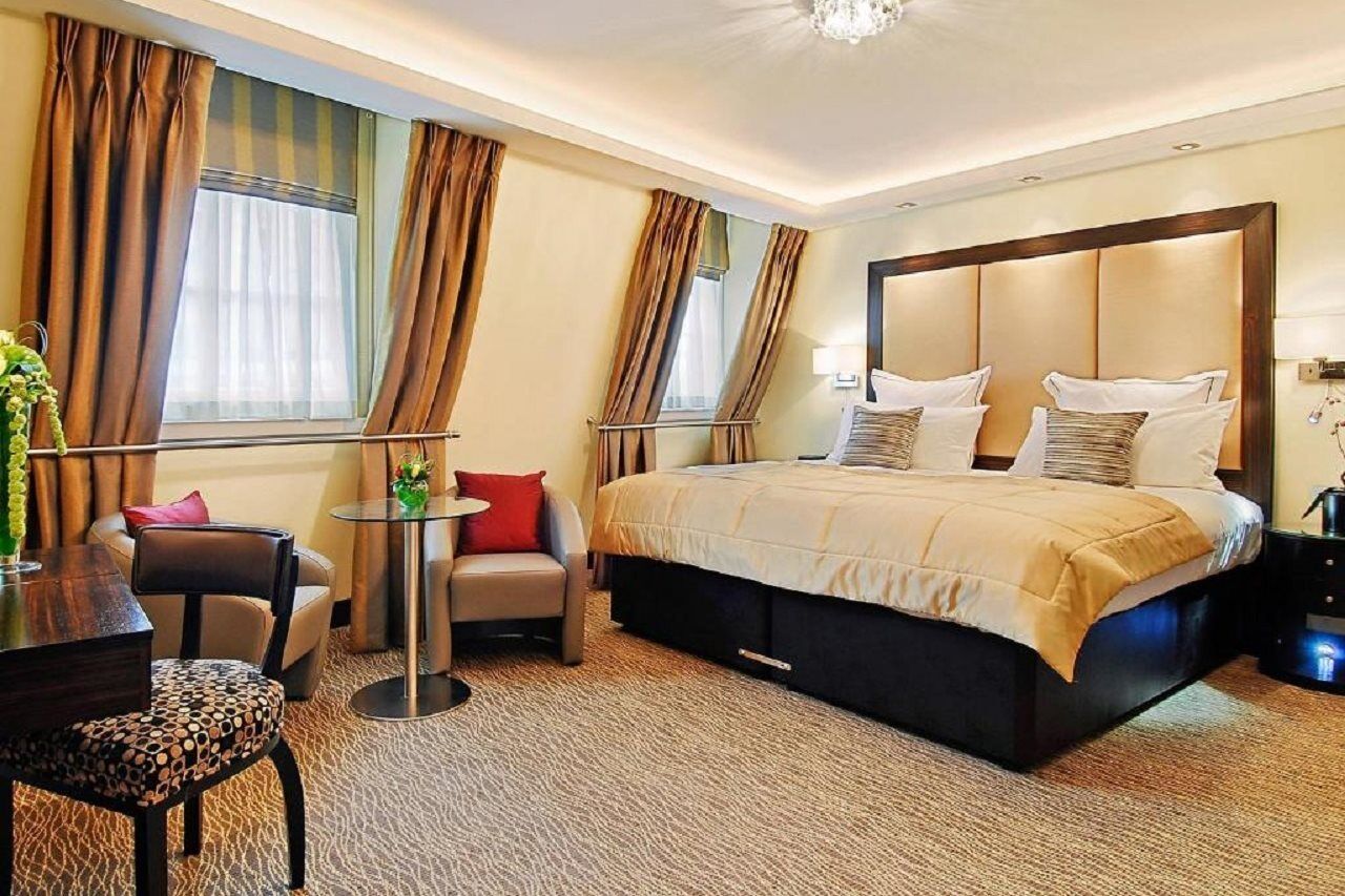 Montcalm Mayfair, Autograph Collection London Bagian luar foto A room at the Mandarin Oriental, Munich